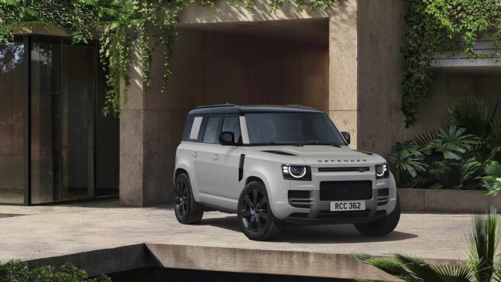 Το ανανεωμένο Land Rover Defender παρουσιάζει τη νέα έκδοση Vertex